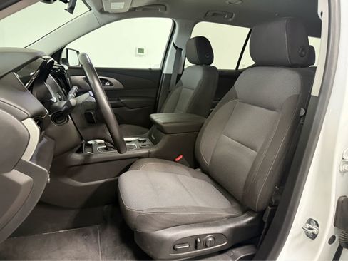Used 2020 Chevrolet Traverse LT w/ Driver Confidence II Package AWD/4WD image 13