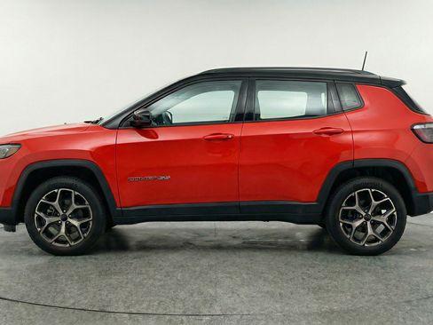 Used 2025 Jeep Compass Limited image 5