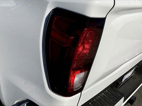 Used 2024 GMC Sierra 1500 Elevation image 28