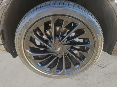 Used 2024 Lincoln Aviator Reserve w/ Equipment Group 201A image 10