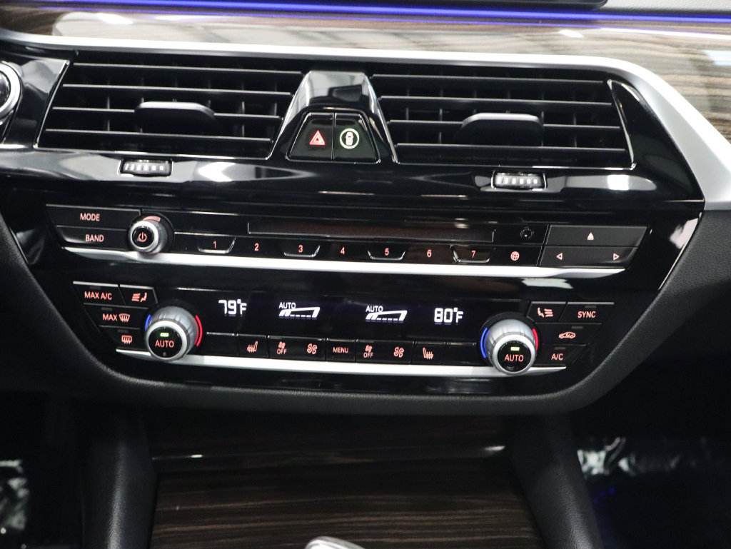 Used 2019 BMW 530e xDrive w/ Convenience Package AWD/4WD image 30