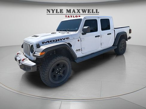 Used 2023 Jeep Gladiator Mojave AWD/4WD image 7