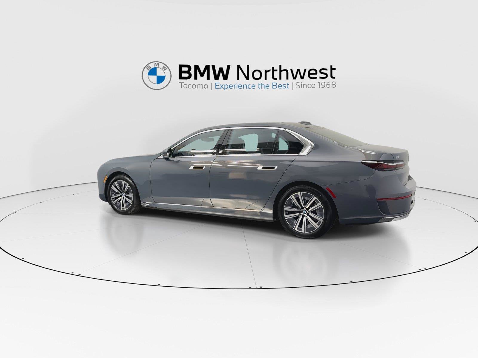 Used 2023 BMW i7 xDrive60 AWD/4WD image 12