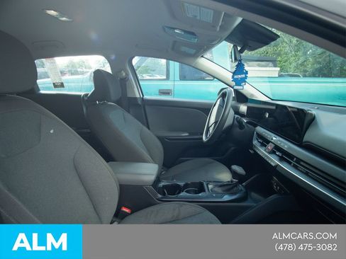 Used 2025 Kia K4 FWD image 17