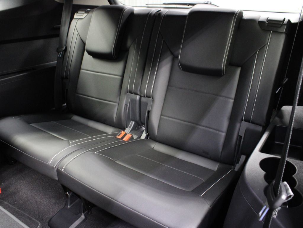 Used 2023 Volkswagen Atlas SE AWD/4WD image 17