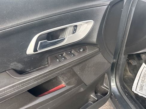 Used 2017 Chevrolet Equinox Premier w/ Enhanced Convenience Package image 27