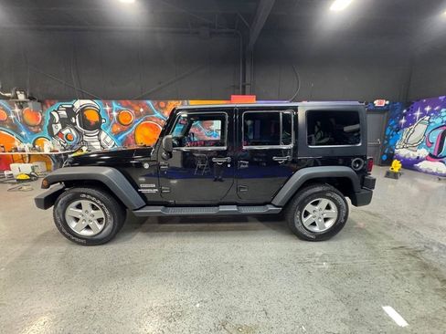 Used 2015 Jeep Wrangler Unlimited Sport w/ Quick Order Package 24S AWD/4WD image 2