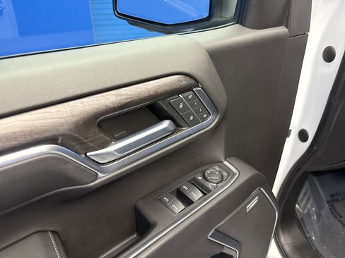 Used 2023 Chevrolet Silverado 1500 LTZ image 10