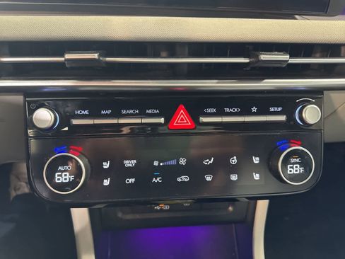 Used 2025 Hyundai Tucson Limited image 24