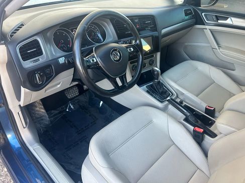 Used 2015 Volkswagen Golf TDI S image 11
