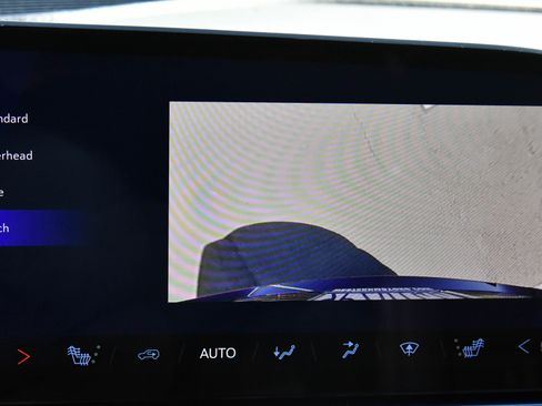 Used 2025 Chevrolet Equinox EV LT w/ Convenience Package image 22