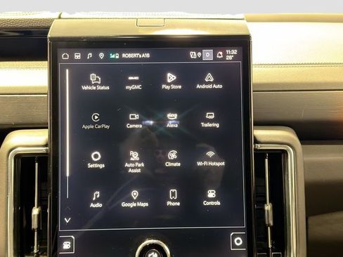 Used 2025 GMC Yukon XL Denali image 15