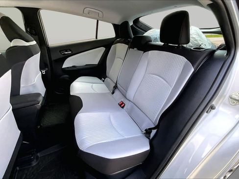 Used 2018 Toyota Prius Two w/ Prius Two Safety Plus Package FWD image 21