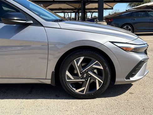 Certified 2025 Hyundai Elantra Sport image 5