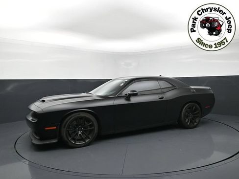 Used 2023 Dodge Challenger SRT Hellcat RWD image 2
