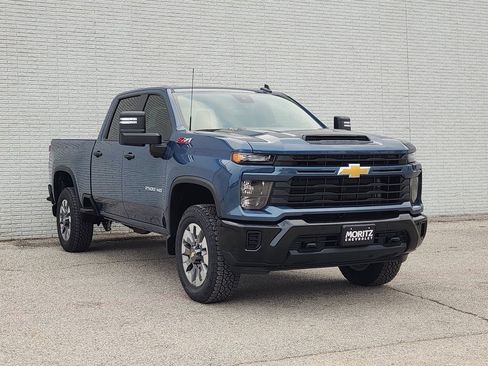 New 2026 Chevrolet Silverado 2500 Custom w/ Custom Value Package AWD/4WD image 2