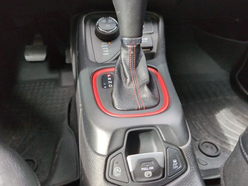Used 2020 Jeep Compass Trailhawk AWD/4WD image 25