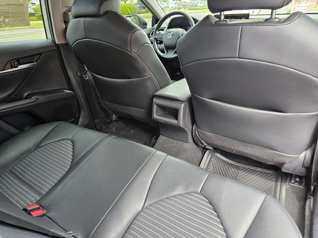 Used 2024 Toyota Camry SE FWD image 11