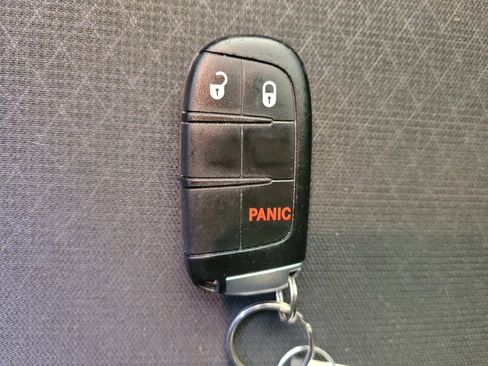 Used 2020 Jeep Grand Cherokee Laredo w/ 18" Wheel & 8.4" Radio Group image 32