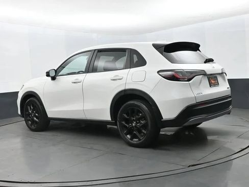 Used 2025 Honda HR-V Sport image 9