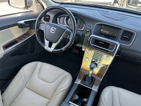 Used 2016 Volvo S60 T5 Premier image 15