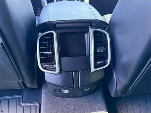 Used 2018 Porsche Cayenne S Platinum image 20