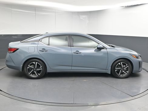 Used 2024 Nissan Sentra SV image 9