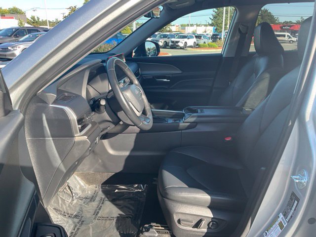 Used 2024 Toyota Grand Highlander AWD image 13