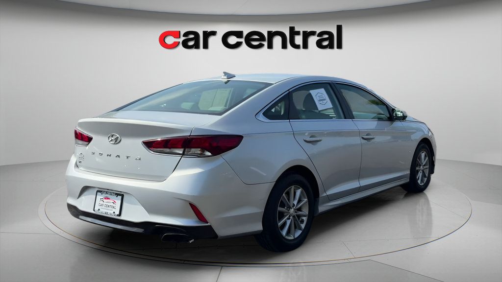 Used 2018 Hyundai Sonata SE w/ Cargo Package FWD image 5