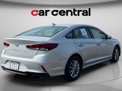 Used 2018 Hyundai Sonata SE w/ Cargo Package FWD image 5
