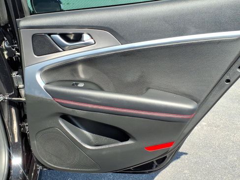 Used 2025 Genesis G70 3.3T Advanced RWD image 13