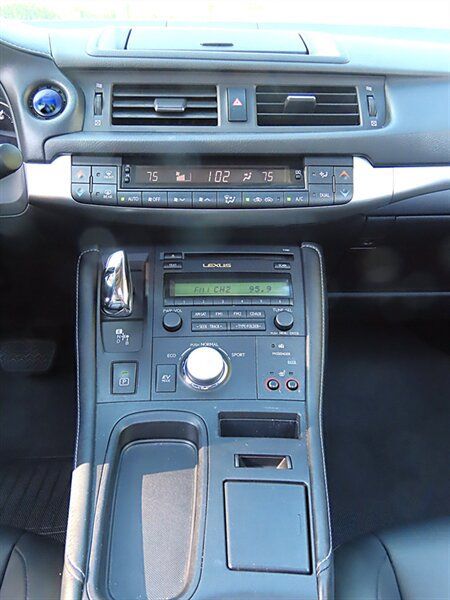 Used 2012 Lexus CT 200h Premium FWD image 17