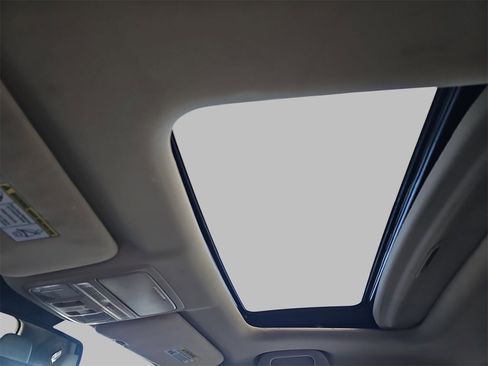 Used 2015 Honda CR-V Touring image 31