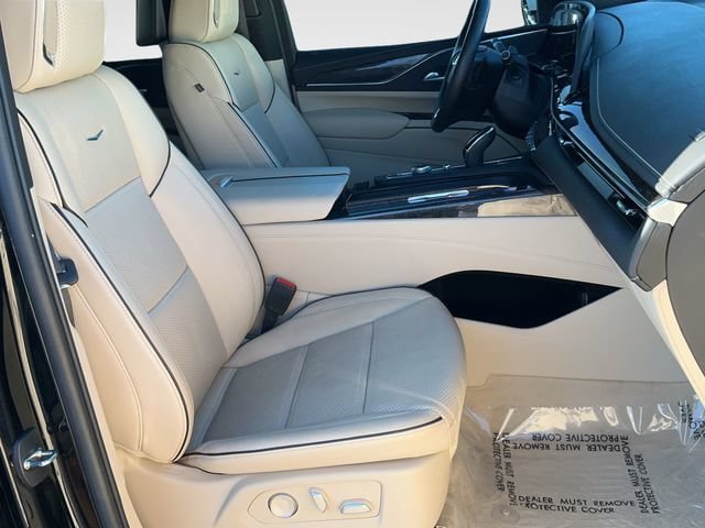 Used 2023 Cadillac Escalade Premium Luxury w/ Performance Package AWD/4WD image 24
