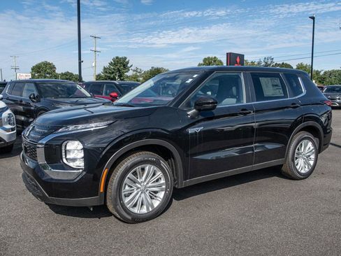 New 2024 Mitsubishi Outlander ES image 4