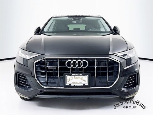 Used 2023 Audi Q8 Premium Plus w/ Premium Plus Package image 2