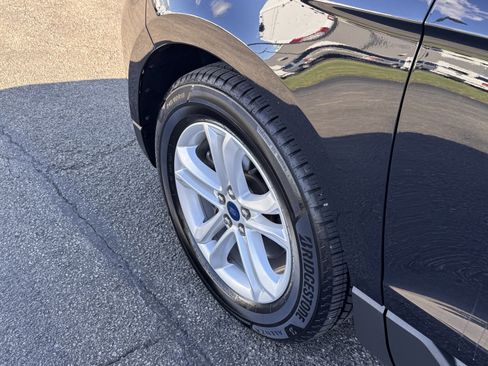 Used 2020 Ford Edge SEL image 9