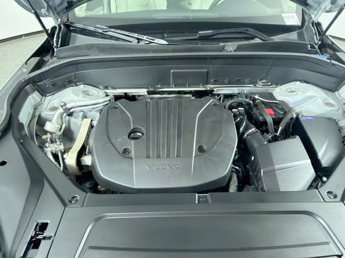 Certified 2024 Volvo XC90 B5 Core w/ Protection Package Premier AWD/4WD image 32