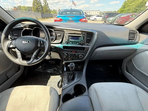 Used 2013 Kia Optima LX image 3