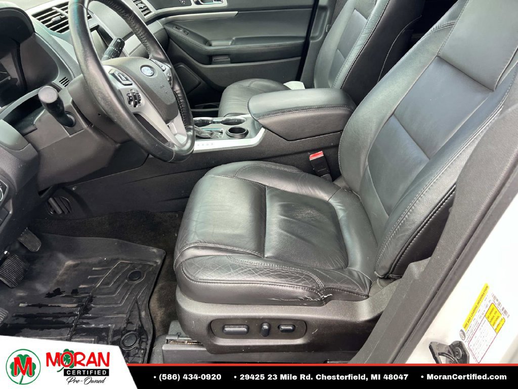 Used 2015 Ford Explorer XLT w/ Equipment Group 202B FWD image 17