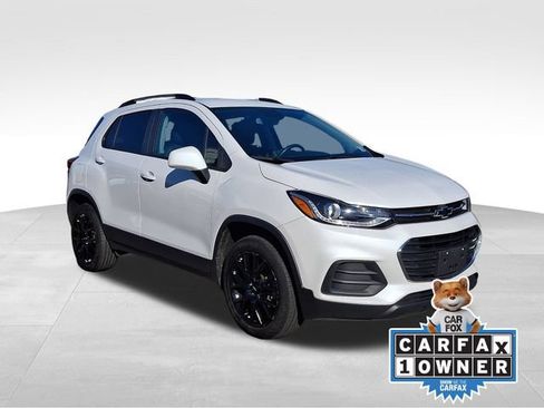 Used 2022 Chevrolet Trax LT w/ Driver Confidence Package AWD/4WD image 1