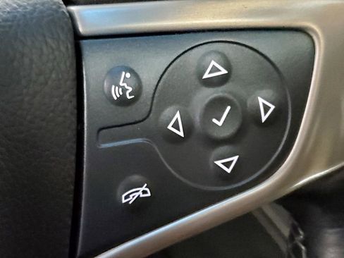 Used 2020 GMC Yukon Denali w/ Denali Ultimate Black Edition image 38