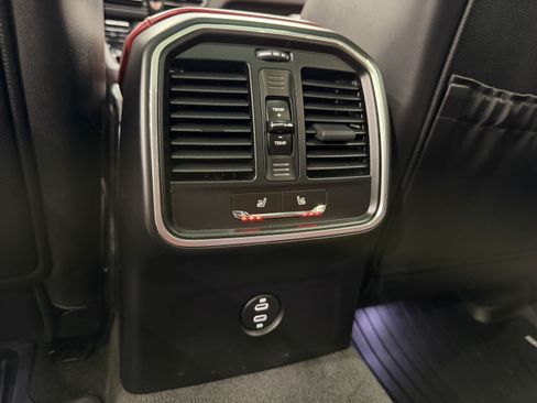 Certified 2023 Porsche Macan S AWD/4WD image 21