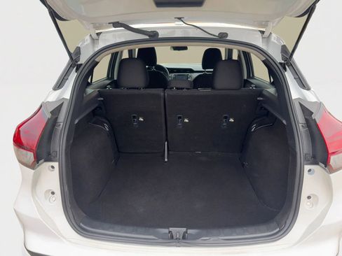 Used 2024 Nissan Kicks S image 11