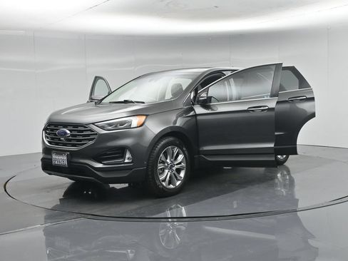 Used 2020 Ford Edge Titanium w/ Equipment Group 301A AWD/4WD image 33