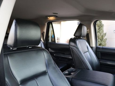 Used 2024 Ford Expedition XLT image 9