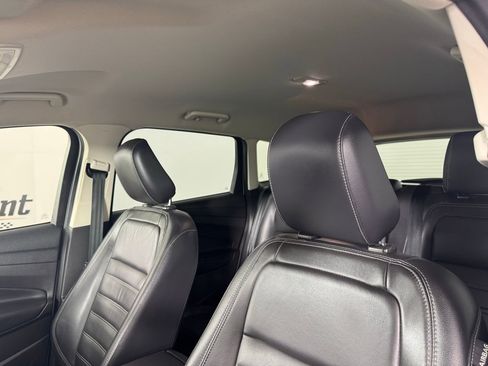 Used 2018 Ford Escape SEL image 3