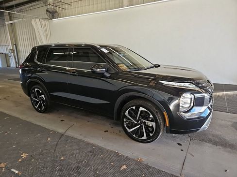 Used 2022 Mitsubishi Outlander SEL image 3