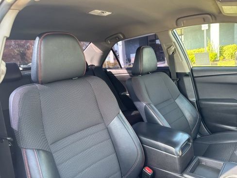 Used 2017 Toyota Camry SE image 12