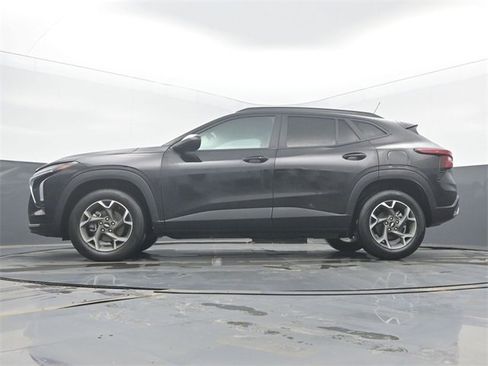 Used 2024 Chevrolet Trax LT w/ Driver Confidence Package image 47